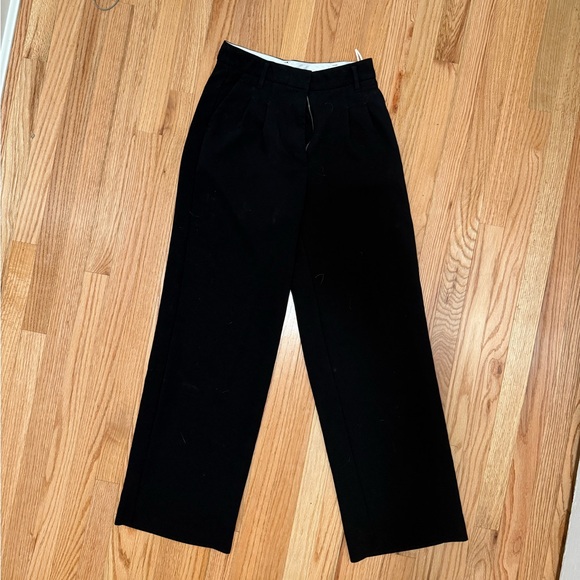 Aritzia Black Effortless Pants - Picture 4 of 4